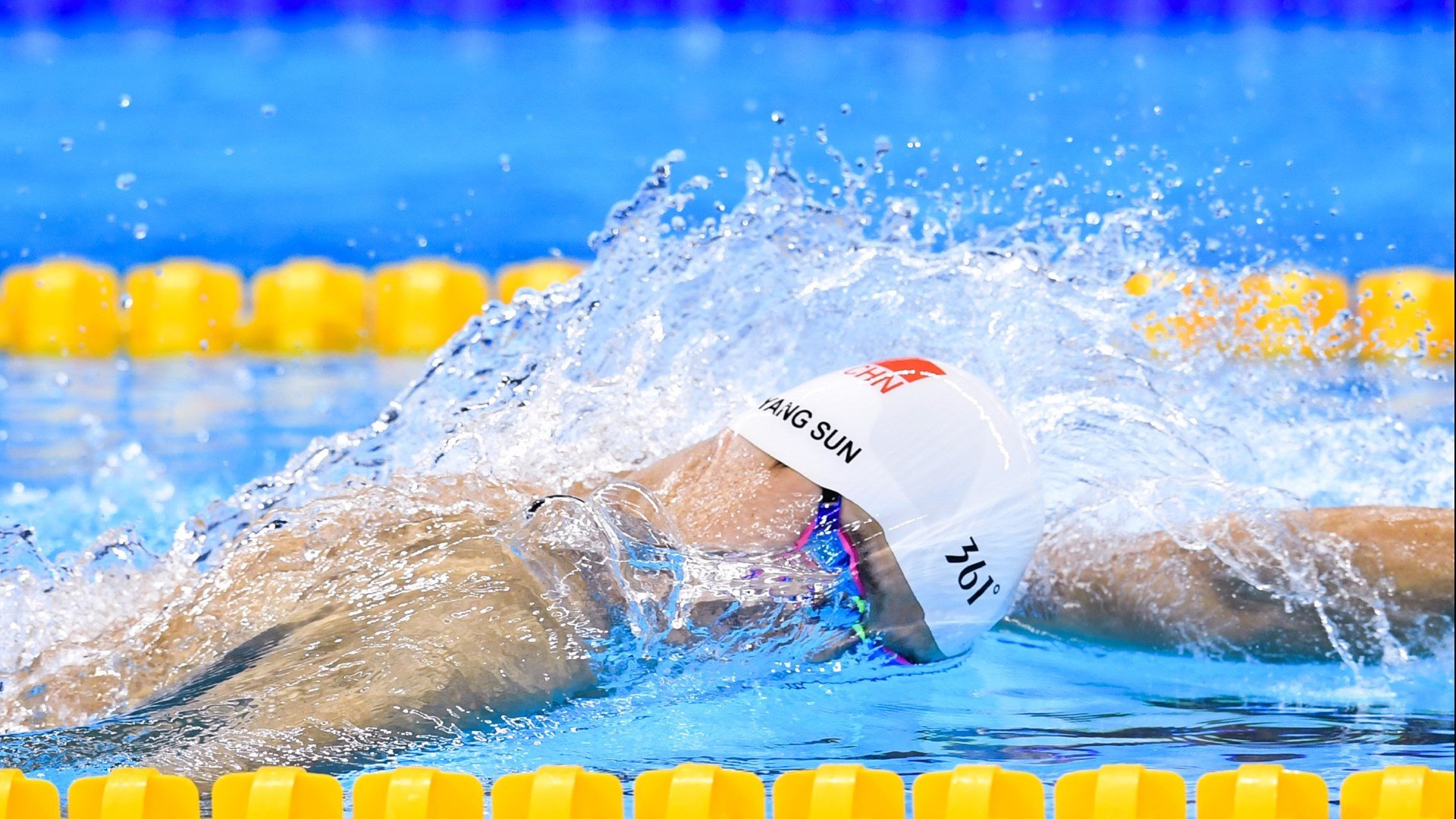 体育产业年度榜单公布,优秀项目与机构获表彰,体育产业产值排名